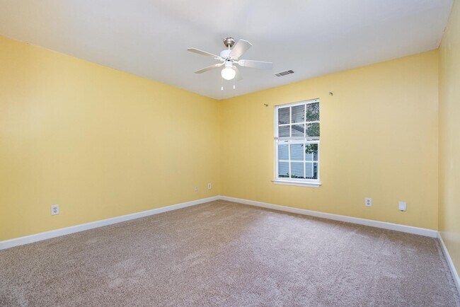Building Photo - 9026 Tibble Creek Way
