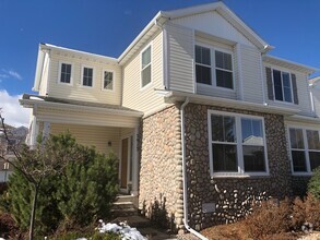 Building Photo - Stetson Hills Townhome