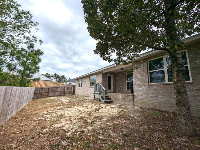 Building Photo - 1609 Ponderosa Dr