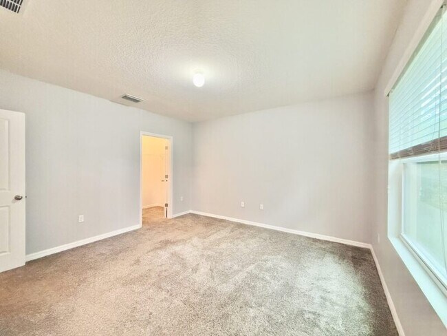 Building Photo - 9826 Hound Chase Dr