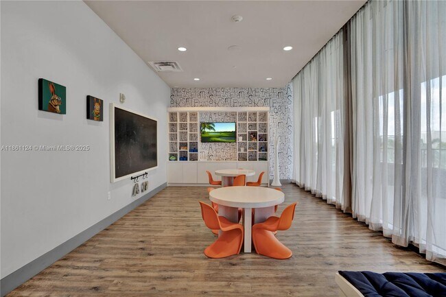 Building Photo - 5300 Paseo Blvd