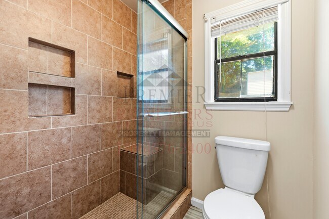 Building Photo - 520 Asa Dr