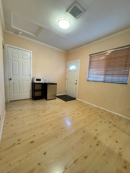 Building Photo - 1 Horst Ave