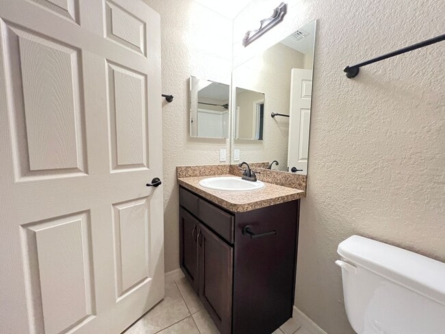 Building Photo - INCREDIBLE 3 Bedroom, 2 Bathroom Home in Ocala!!