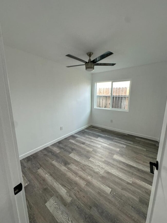 Building Photo - 626 W 54th St