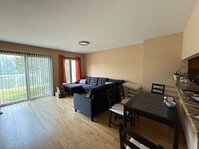 Building Photo - 373 Goshawk Ln