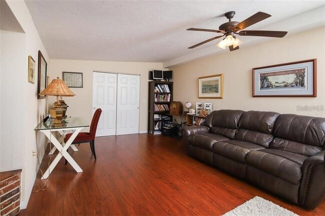 Building Photo - 2060 Sunnyside Pl