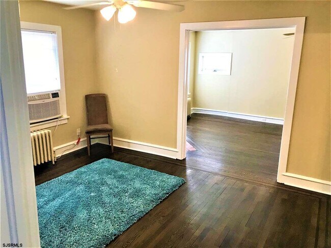 Building Photo - 119 N Jasper Ave