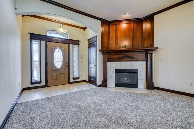 Building Photo - Beautiful home in desired Williamson Farms!
