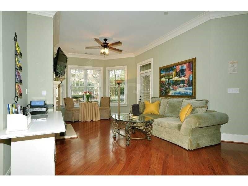 Building Photo - 3635 E Paces Cir