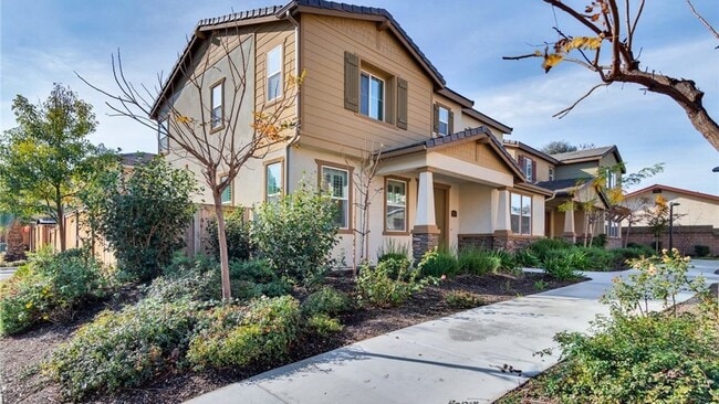 Building Photo - 4959 Camarillo Ln
