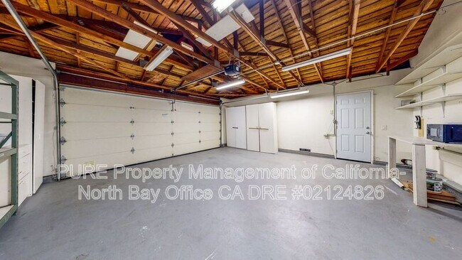 Building Photo - 351 Belhaven Cir