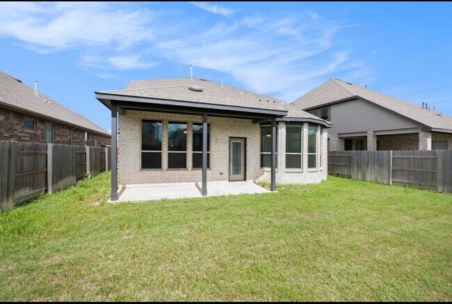 Building Photo - 7315 Buckthorn Holw Trl