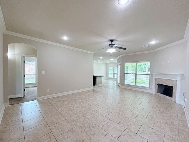 Building Photo - 4 Bedroom House In Ascension Parish with C...