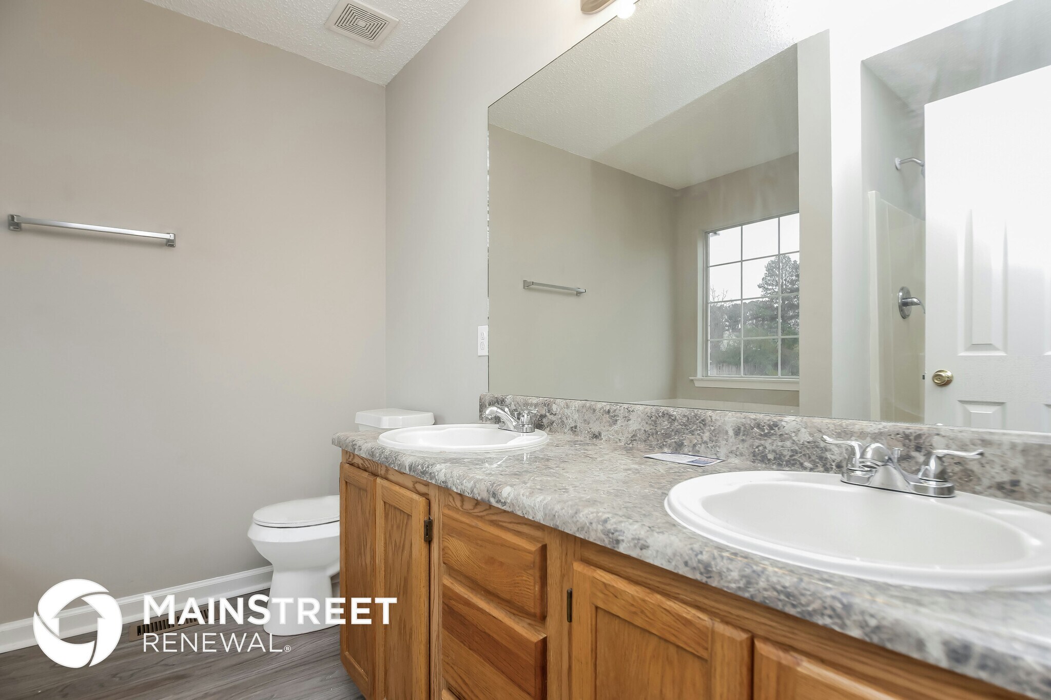 Building Photo - 4058 Five Oaks Ct