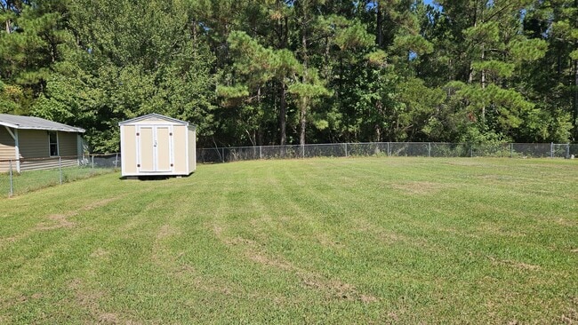 Building Photo - 713 Mill Creek Rd