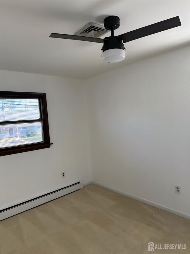 Building Photo - 182 Bloomfield Ave