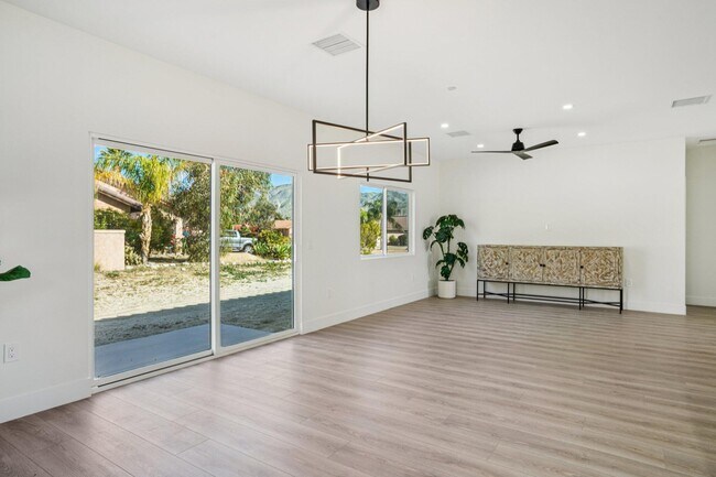 Building Photo - 64382 Spyglass Ave
