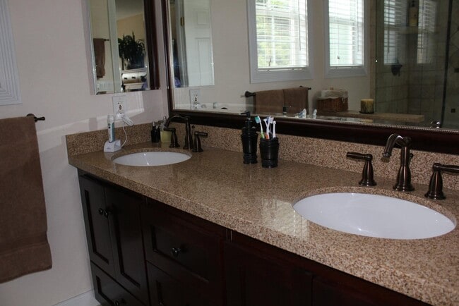 Building Photo - 125 Timberline Ct