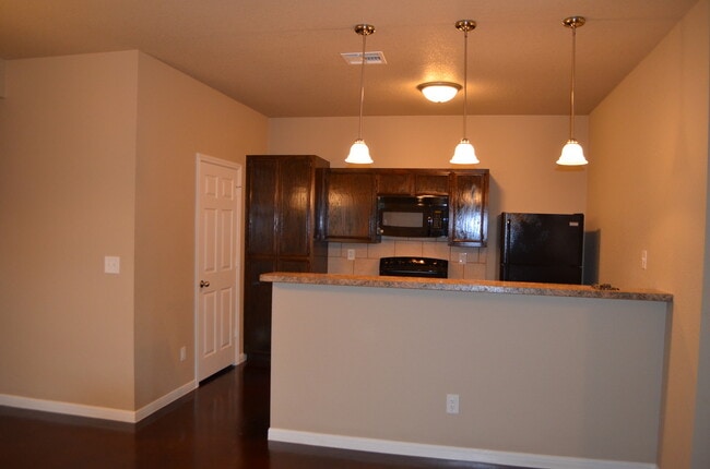 Building Photo - 1609 Pontotoc Ter