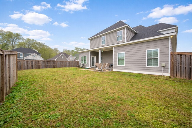 Building Photo - 83 Ivy Lp