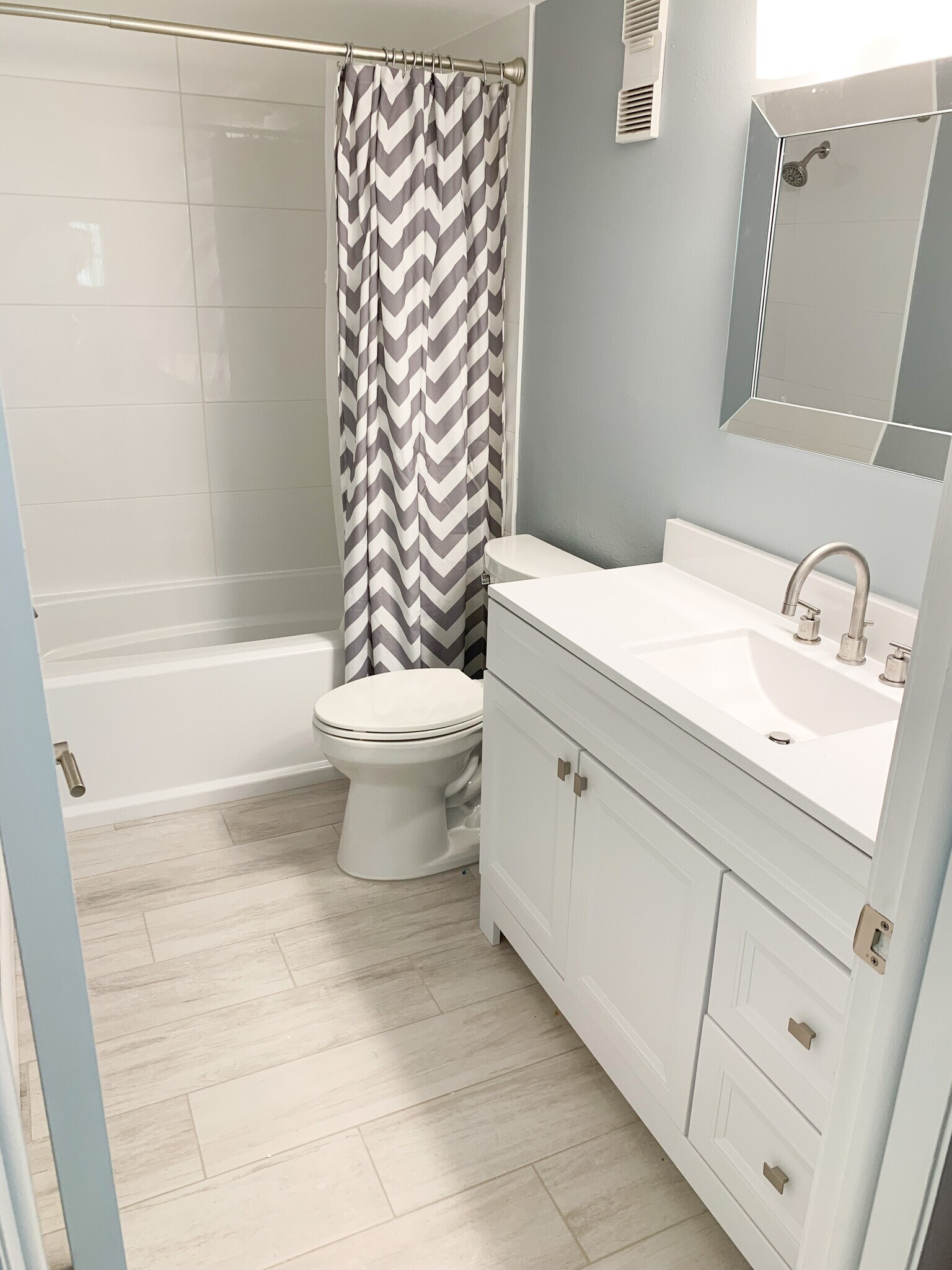 Second Bathroom - 9825 Harrell Ave