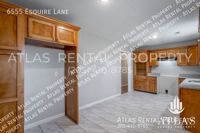 Building Photo - 6555 Esquire Ln