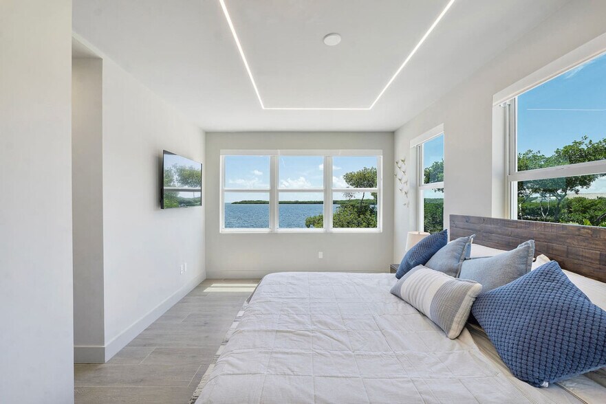 Building Photo - 99 Seaside Ave