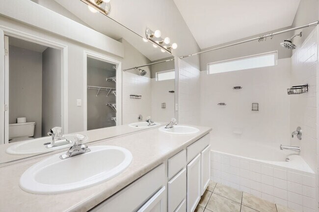 Building Photo - 5632 Marabou Way