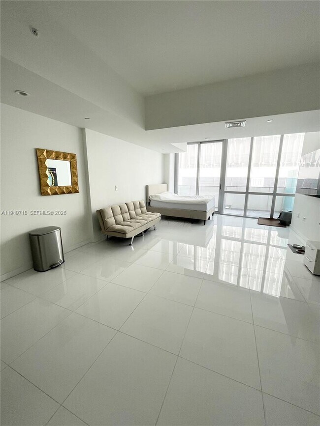 Building Photo - 851 NE 1st Ave