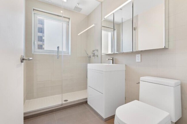 Building Photo - 2 bedroom in Brooklyn NY 11217