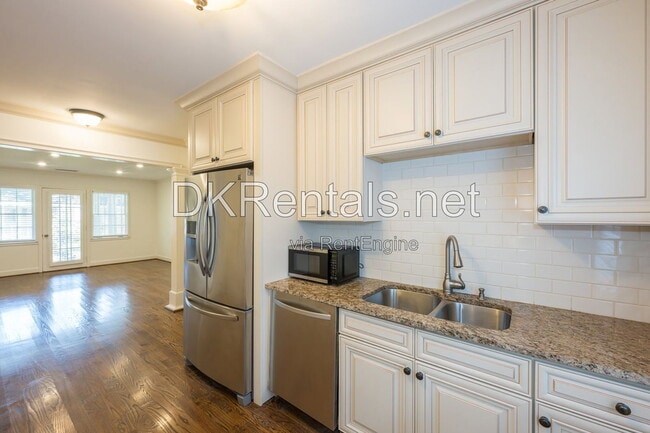 Building Photo - 55 Delmont Dr NE