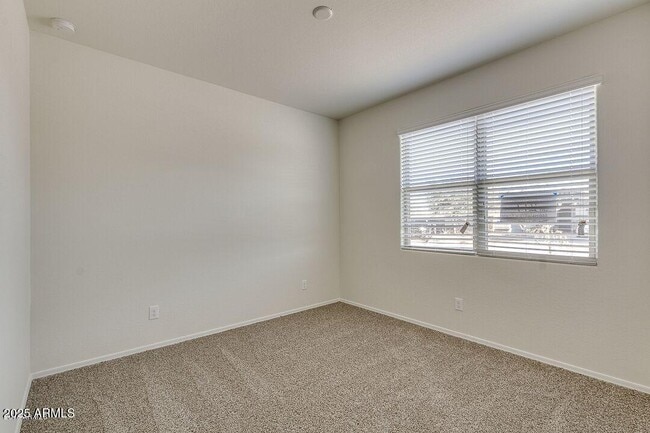 Building Photo - 16910 N Rosa Dr