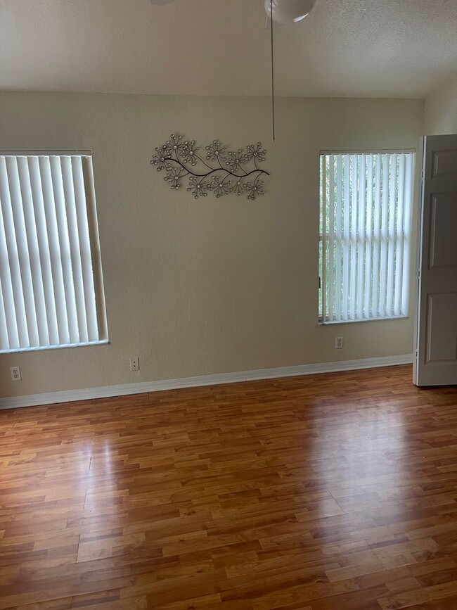 Building Photo - $200 off first months rent!