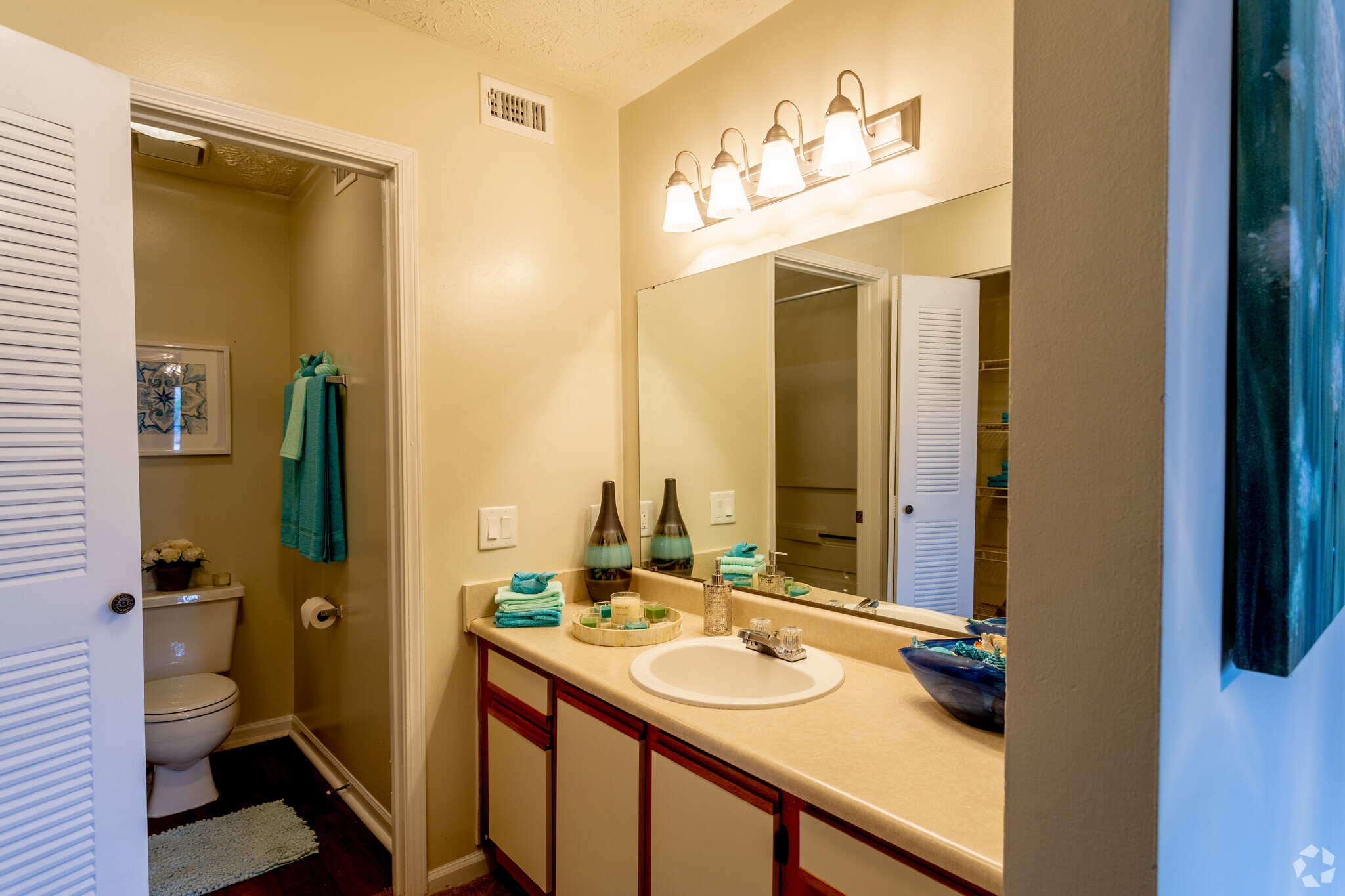 2BR,2BA, 900 sqft - Anthos at Belmont