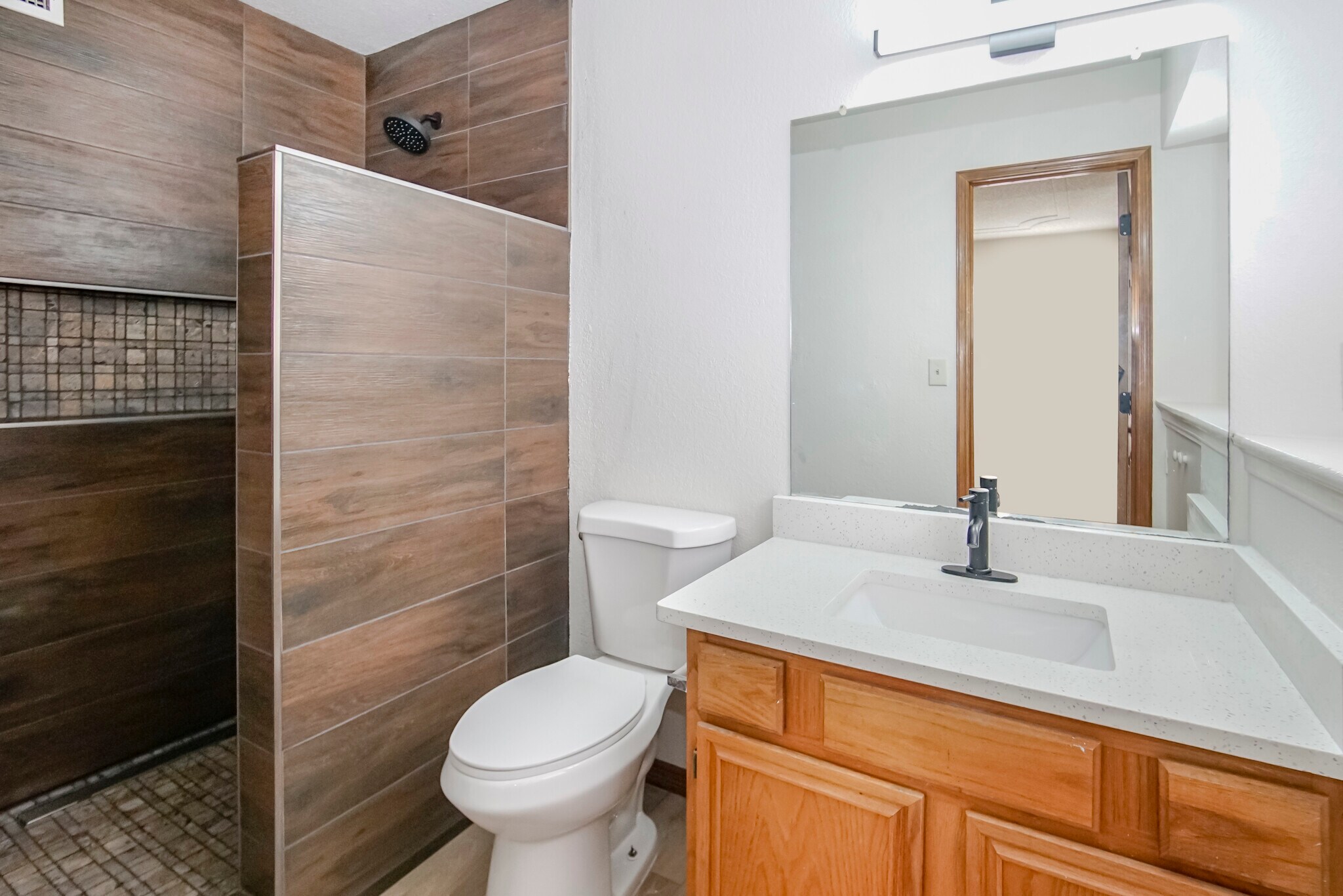 Building Photo - 929 Totonaca Ln