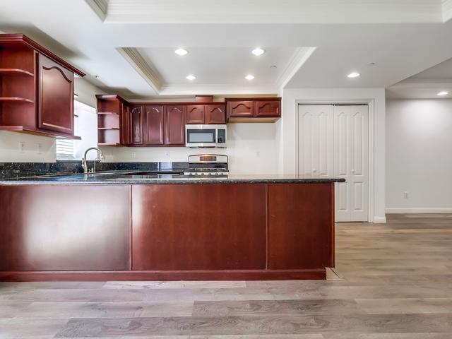 Building Photo - 700 S Ardmore Ave