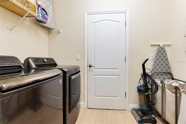 Building Photo - 16313 Birchwood Way