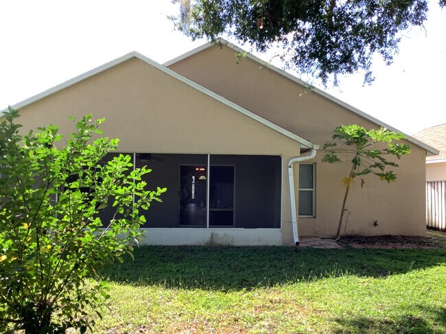 Building Photo - 2207 Golden Ivy Way
