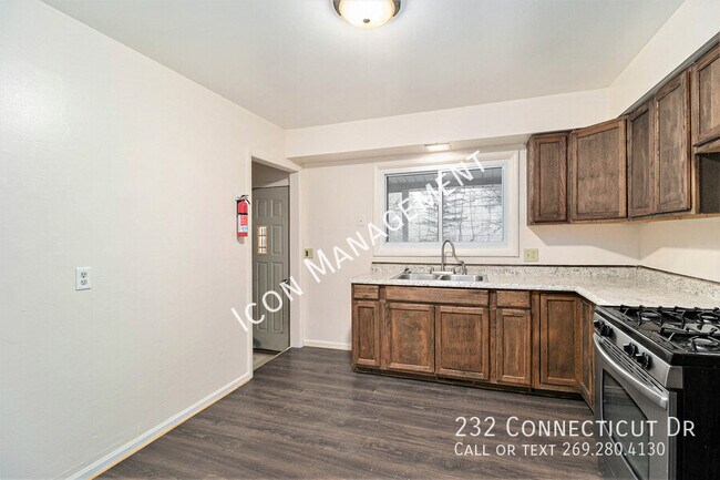 Building Photo - 232 Connecticut Dr