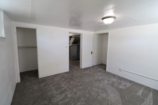 Building Photo - Reduced price