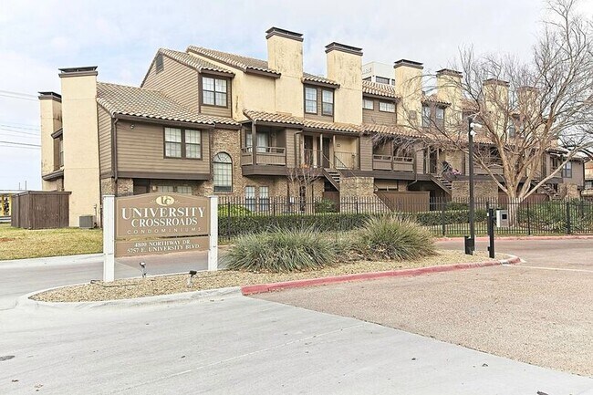 Building Photo - 4800 Northway Dr