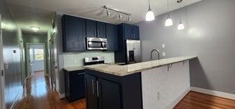 Building Photo - 1353 Adams St NE