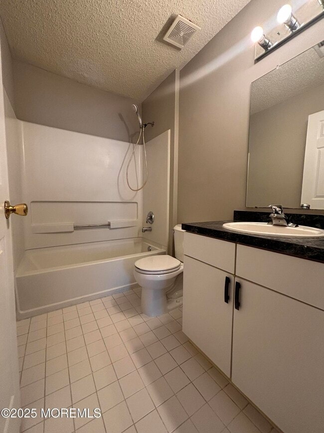 Building Photo - 8 Fiddlers Elbow Ct