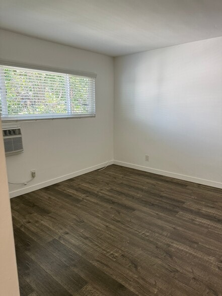 Building Photo - 310 S Sherbourne Dr
