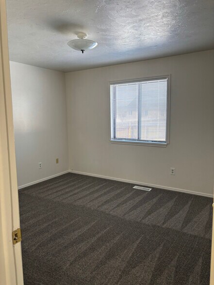 Building Photo - 3823 E Michelle St