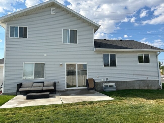 Building Photo - 403 E 1400 S