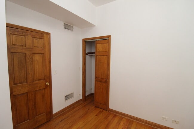 Building Photo - 1335 W Huron St