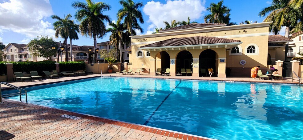 Building Photo - 8858 W Flagler St