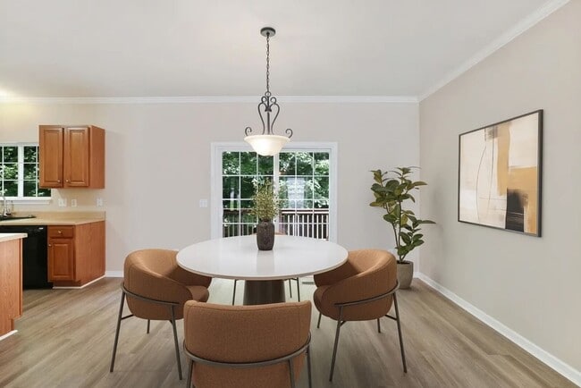 Building Photo - Well Appointed 4BR Home in Brentwood